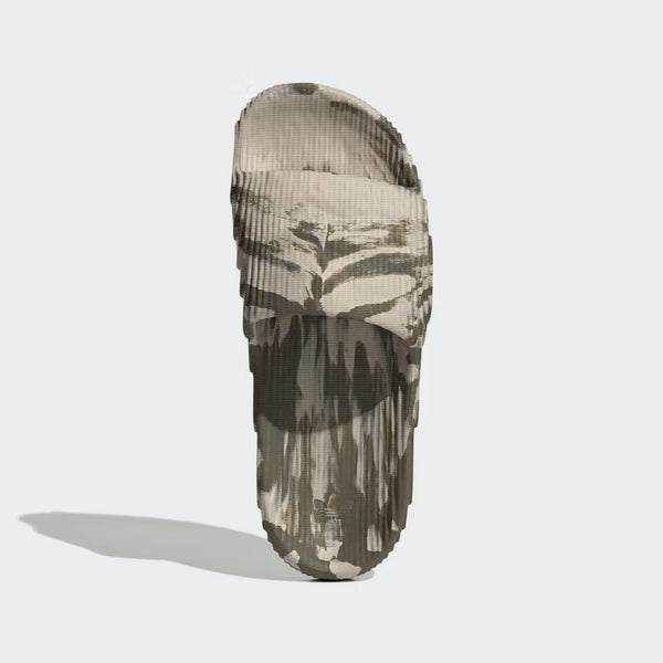 ADILETTE 22 SLIDE, Wonder Beige / Olive Strata / Core Black