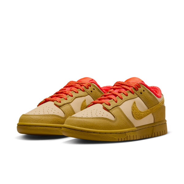 WMNS NIKE DUNK LOW, SESAME/BRONZINE-PICANTE RED