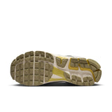 NIKE ZOOM VOMERO 5, LIGHT BONE/MEDIUM OLIVE-NEUTRAL OLIVE