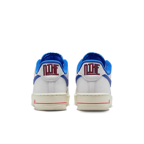 WMNS Nike Air Force 1 07 LX, SUMMIT WHITE/HYPER ROYAL-PICANTE RED