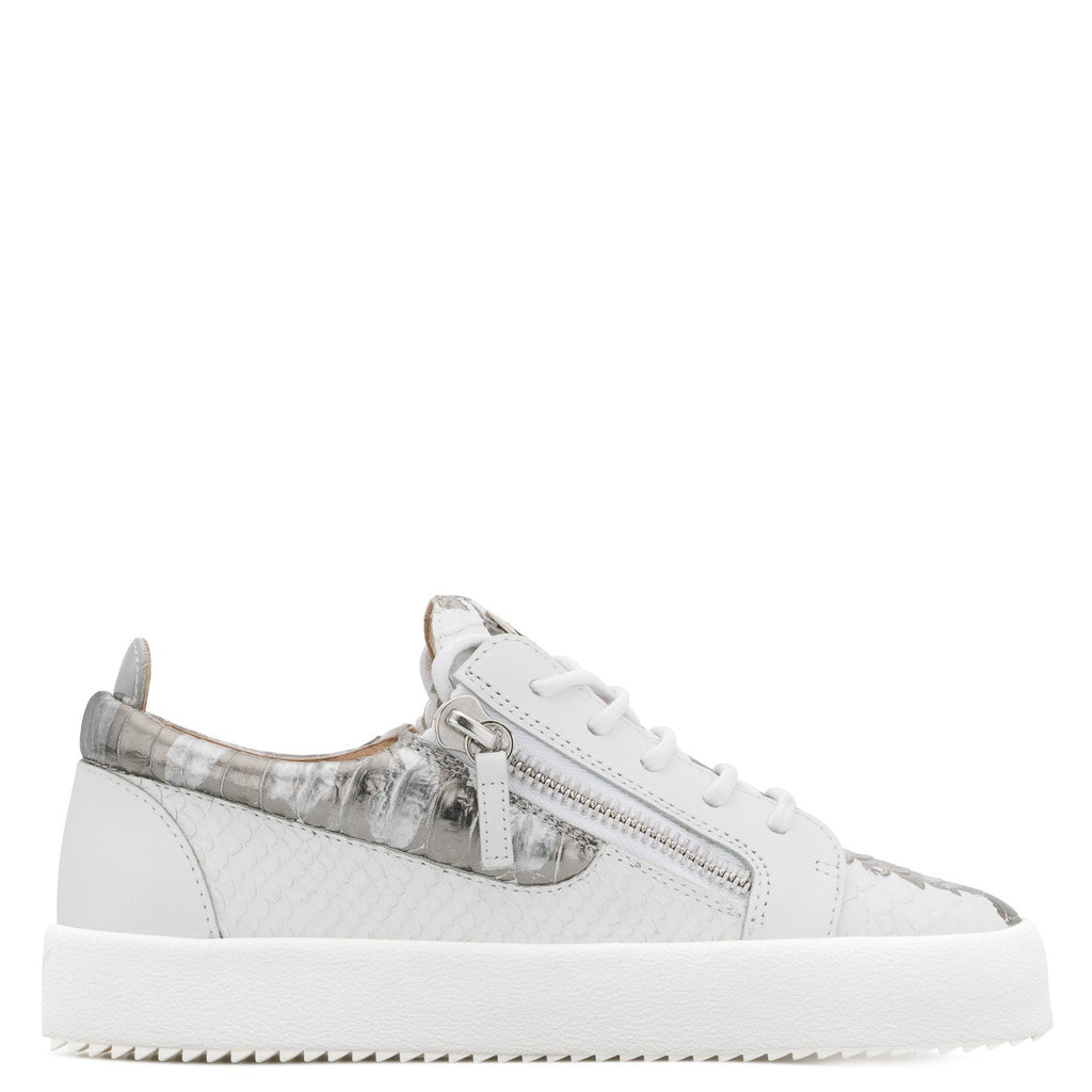 Papua Ny Guinea svovl fest GIUSEPPE ZANOTTI Gail Metallic Low Top Women's Sneaker, White/ Silver –  OZNICO